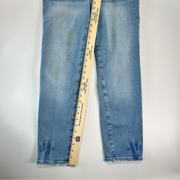 Good American Light Blue Straight Leg Jeans - Picture 11 of 12